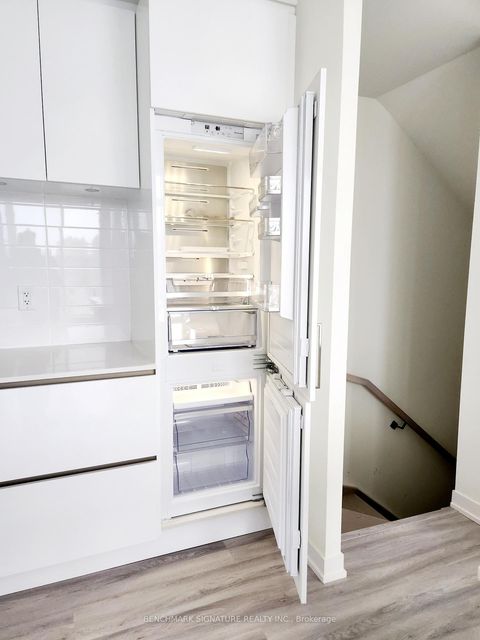 Photo 8 at 113 - 10 Steckley House Lane E, Rural Richmond Hill, Richmond Hill