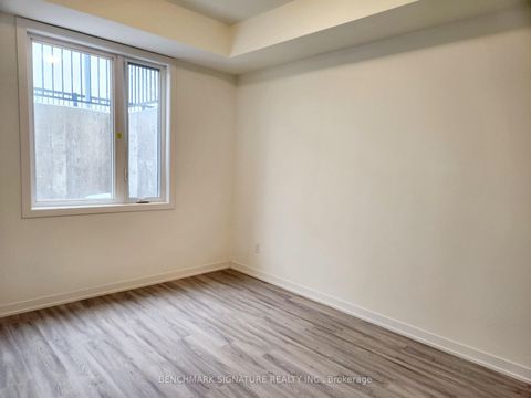 Photo 9 at 113 - 10 Steckley House Lane E, Rural Richmond Hill, Richmond Hill