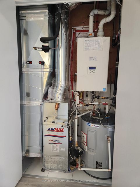 Photo 13 at 113 - 10 Steckley House Lane E, Rural Richmond Hill, Richmond Hill