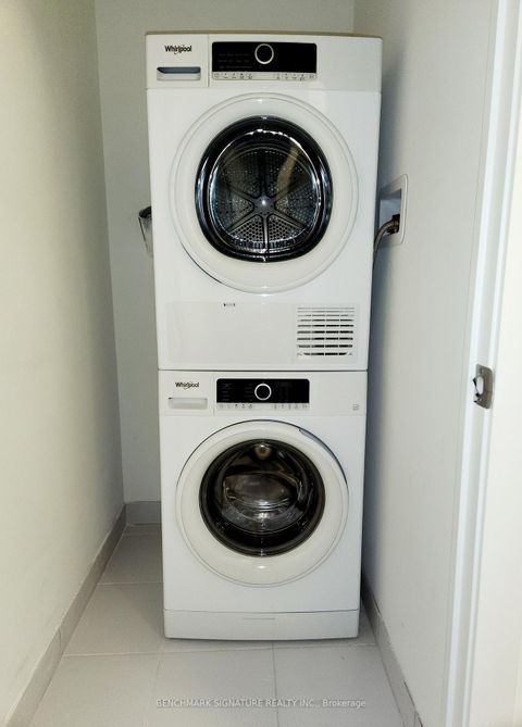 Photo 14 at 113 - 10 Steckley House Lane E, Rural Richmond Hill, Richmond Hill