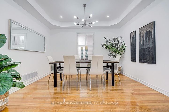 Photo 14 at 16 St Etienne Drive, Vellore Village, Vaughan