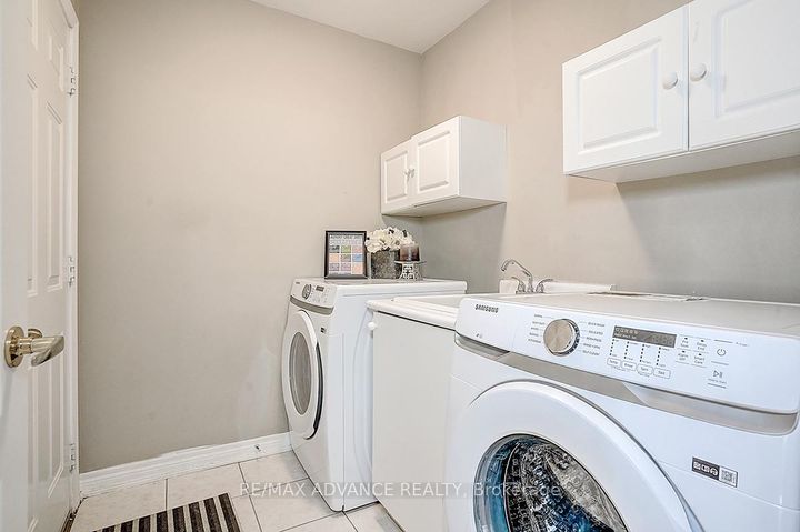 Photo 26 at 16 St Etienne Drive, Vellore Village, Vaughan