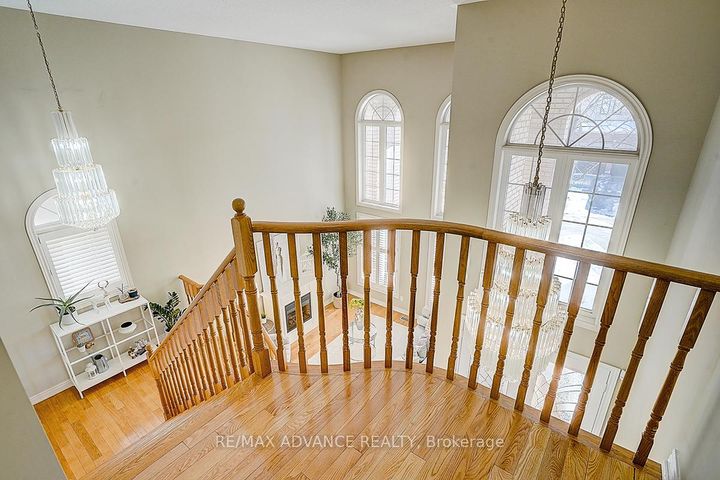 Photo 28 at 16 St Etienne Drive, Vellore Village, Vaughan