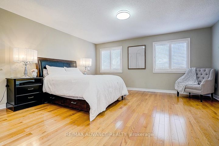 Photo 34 at 16 St Etienne Drive, Vellore Village, Vaughan