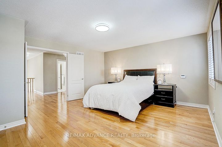 Photo 38 at 16 St Etienne Drive, Vellore Village, Vaughan