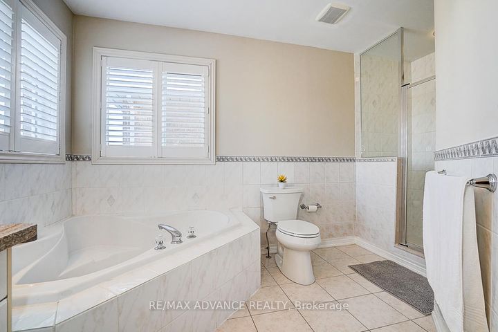 Photo 40 at 16 St Etienne Drive, Vellore Village, Vaughan