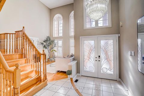 Photo 4 at 16 St Etienne Drive, Vellore Village, Vaughan