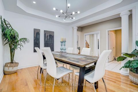 Photo 15 at 16 St Etienne Drive, Vellore Village, Vaughan