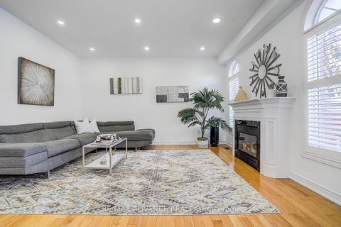 Photo 19 at 16 St Etienne Drive, Vellore Village, Vaughan