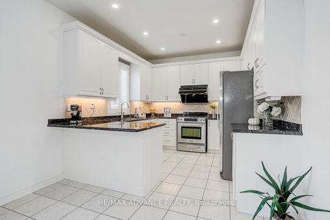 Photo 25 at 16 St Etienne Drive, Vellore Village, Vaughan