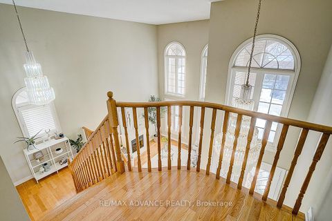 Photo 28 at 16 St Etienne Drive, Vellore Village, Vaughan