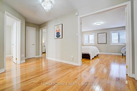 Photo 32 at 16 St Etienne Drive, Vellore Village, Vaughan