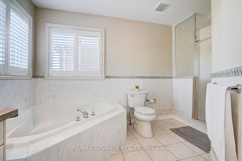 Photo 40 at 16 St Etienne Drive, Vellore Village, Vaughan