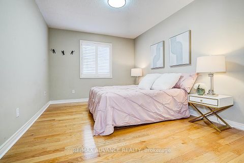 Photo 41 at 16 St Etienne Drive, Vellore Village, Vaughan