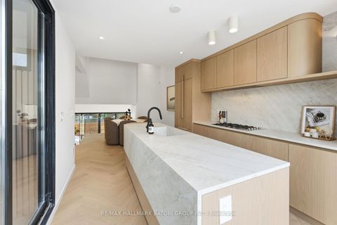 Photo 10 at 532 Duplex Avenue, Eglinton, Toronto