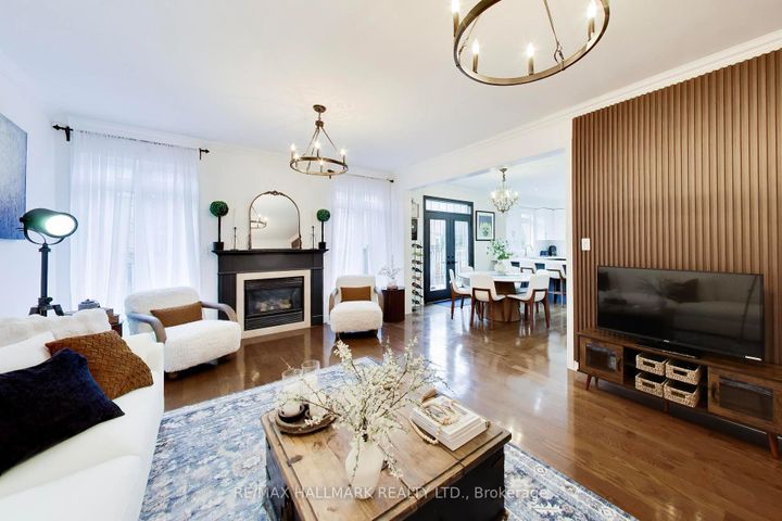 Photo 6 at 25 Chagall Drive, Patterson, Vaughan