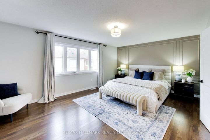 Photo 9 at 25 Chagall Drive, Patterson, Vaughan