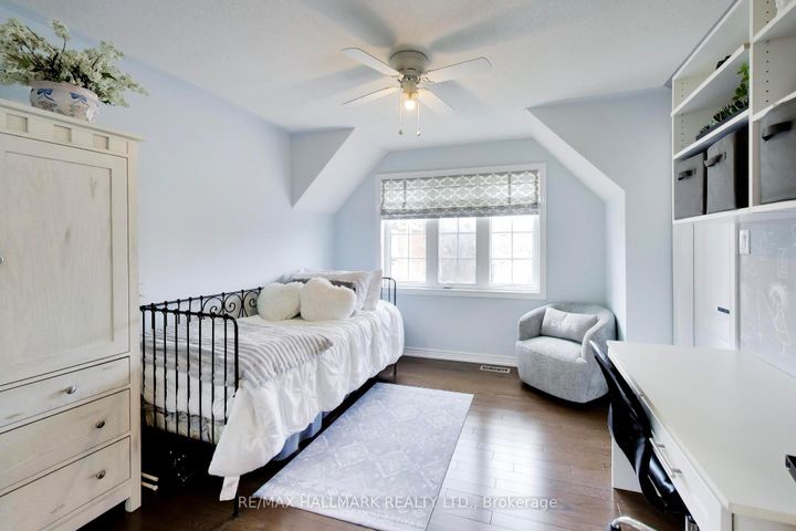 Photo 13 at 25 Chagall Drive, Patterson, Vaughan