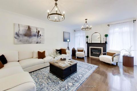 Photo 7 at 25 Chagall Drive, Patterson, Vaughan