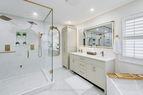 Photo 10 at 25 Chagall Drive, Patterson, Vaughan