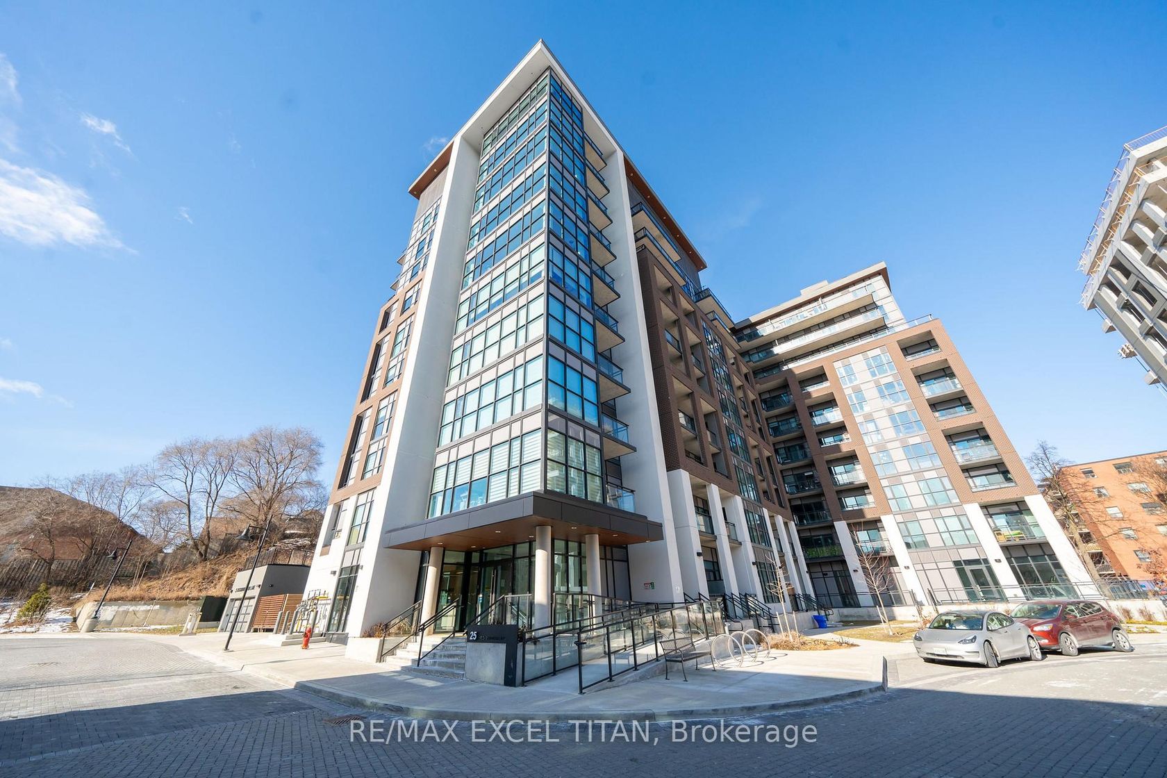 205 - 25 Neighbourhood Lane, Queensway, Toronto by Loree Meneguzzi Real Estate 205 - 25 Neighbourhood Lane, Queensway, Toronto