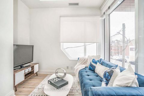 Photo 10 at 205 - 151 Avenue Road, Annex, Toronto
