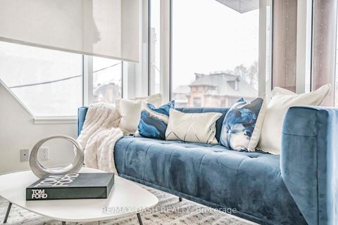 Photo 12 at 205 - 151 Avenue Road, Annex, Toronto