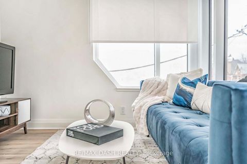 Photo 13 at 205 - 151 Avenue Road, Annex, Toronto