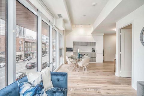 Photo 15 at 205 - 151 Avenue Road, Annex, Toronto