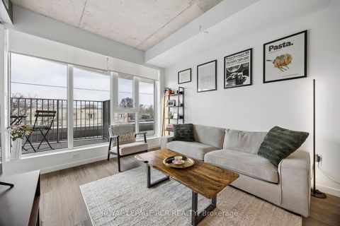 Photo 3 at 321 - 689 The Queensway, Queensway, Toronto