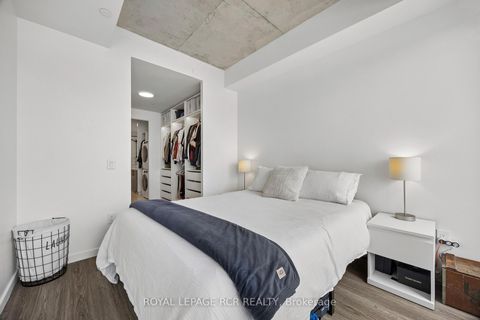 Photo 5 at 321 - 689 The Queensway, Queensway, Toronto