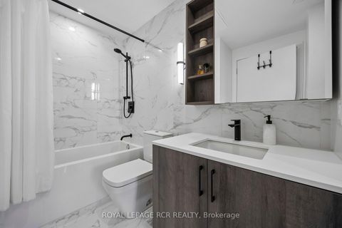 Photo 9 at 321 - 689 The Queensway, Queensway, Toronto