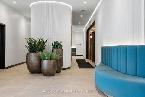 Photo 15 at 321 - 689 The Queensway, Queensway, Toronto