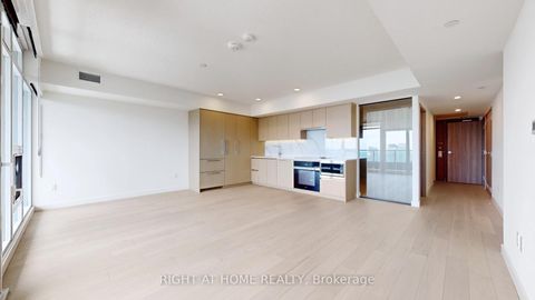 Photo 12 at 7706 - 3 Concord City Place Way, Waterfront Communities C1, Toronto