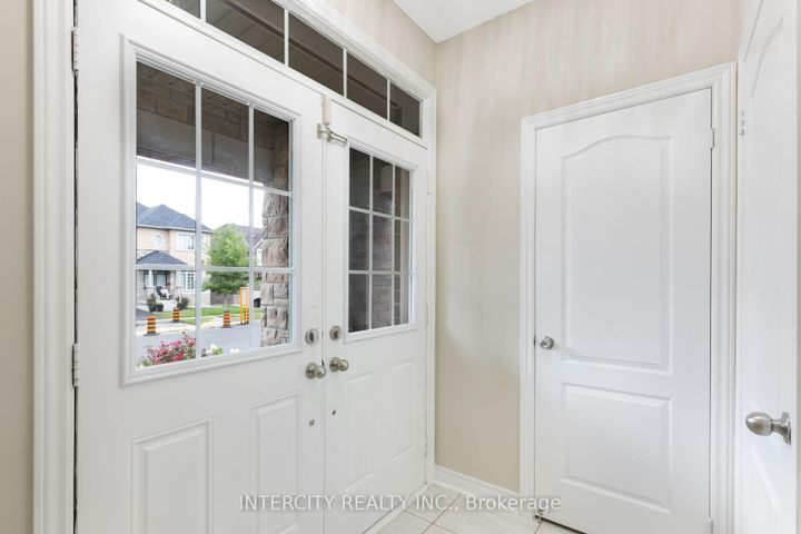 Photo 4 at 20 Russell Creek Drive, Wellington, Brampton