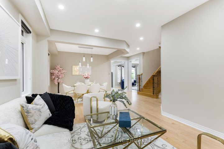 Photo 9 at 20 Russell Creek Drive, Wellington, Brampton