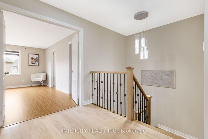 Photo 24 at 20 Russell Creek Drive, Wellington, Brampton