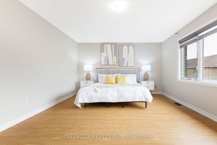 Photo 25 at 20 Russell Creek Drive, Wellington, Brampton