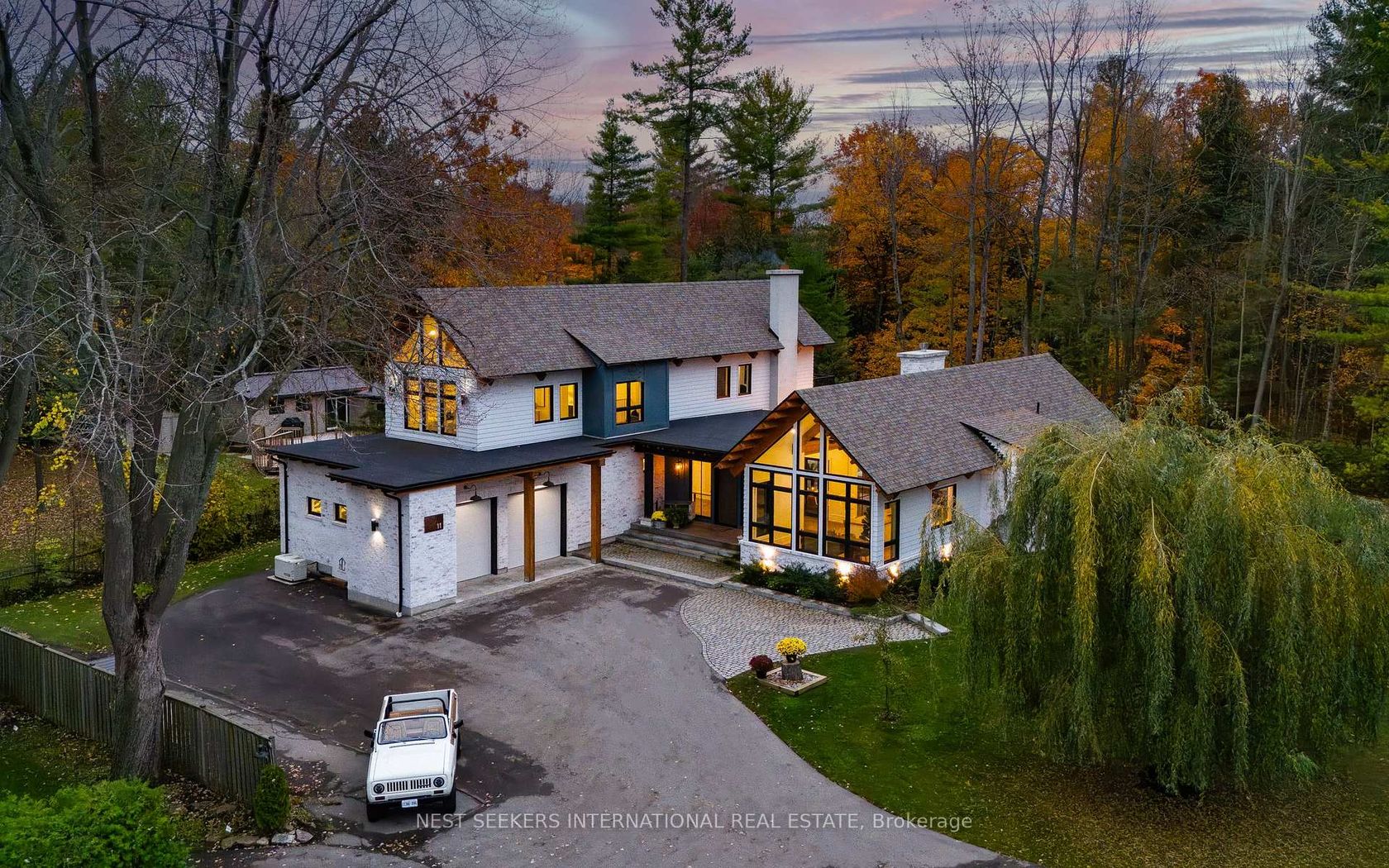 11 Sibbald Crescent, Sutton & Jackson