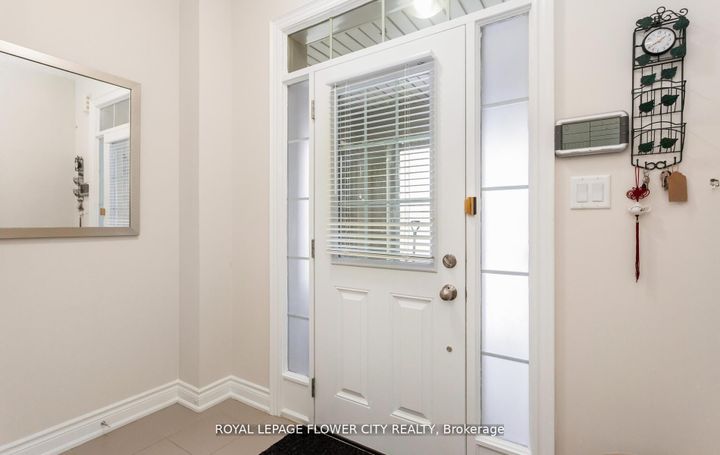 Photo 2 at 125 Lionhead Golf Club Road, Bram West, Brampton