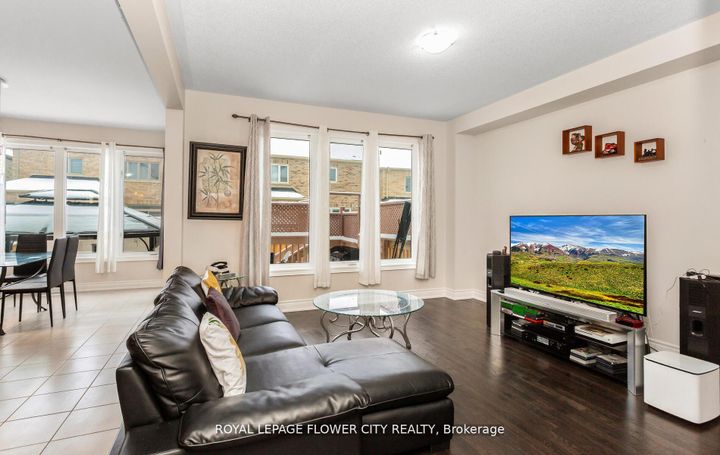 Photo 6 at 125 Lionhead Golf Club Road, Bram West, Brampton