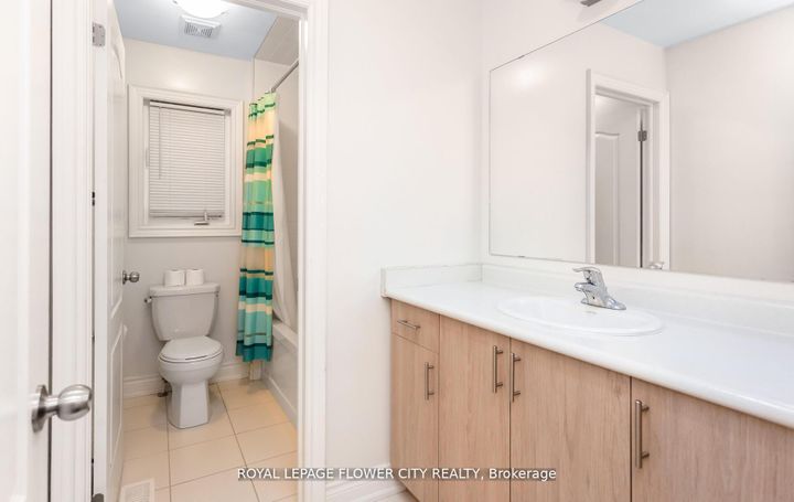 Photo 22 at 125 Lionhead Golf Club Road, Bram West, Brampton