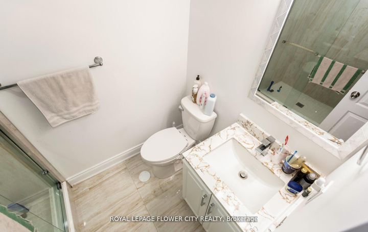 Photo 23 at 125 Lionhead Golf Club Road, Bram West, Brampton