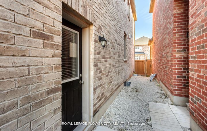 Photo 29 at 125 Lionhead Golf Club Road, Bram West, Brampton