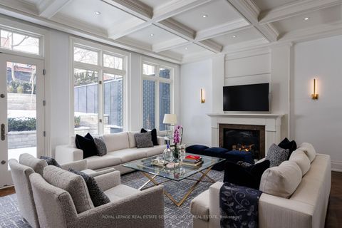 Photo 12 at 20B Woodlawn Avenue W, St. Clair, Toronto