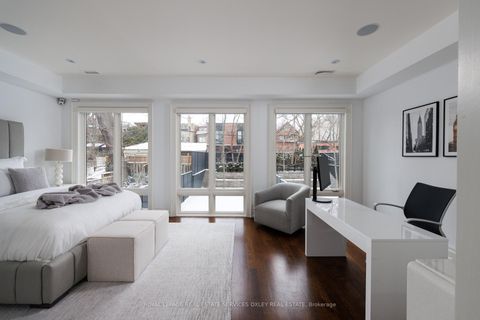 Photo 16 at 20B Woodlawn Avenue W, St. Clair, Toronto