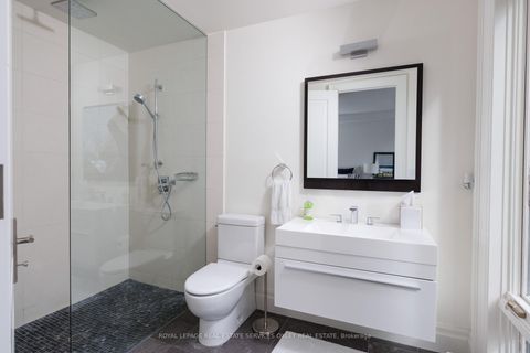 Photo 21 at 20B Woodlawn Avenue W, St. Clair, Toronto