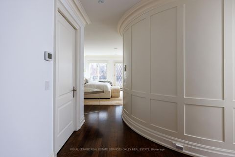 Photo 28 at 20B Woodlawn Avenue W, St. Clair, Toronto