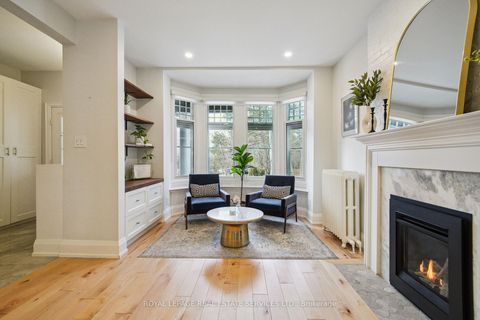 Photo 5 at 29 Parkside Drive, Swansea, Toronto