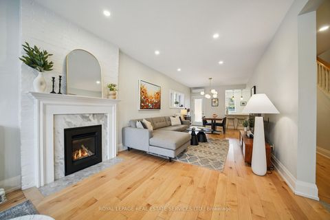 Photo 7 at 29 Parkside Drive, Swansea, Toronto